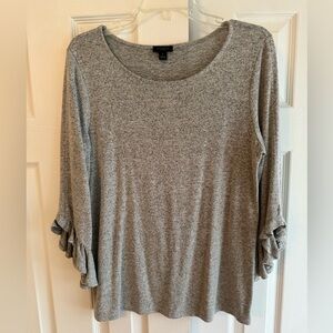 Ruffle sleeved Top🩶